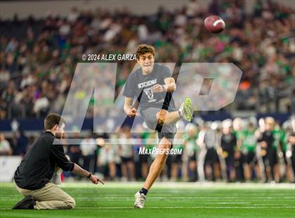 Thumbnail 1 in Southlake Carroll vs. Vandegrift (UIL 6A Division II Final) photogallery.
