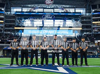 Thumbnail 3 in Southlake Carroll vs. Vandegrift (UIL 6A Division II Final) photogallery.