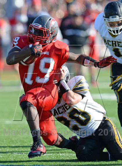 Thumbnail 2 in Sachem North vs Connetquot (Section 11 Division 1 Semifinal) photogallery.