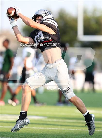 Thumbnail 3 in Guyer @ Lake Ridge photogallery.