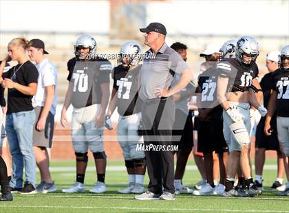 Thumbnail 2 in Guyer @ Lake Ridge photogallery.