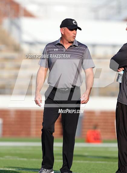 Thumbnail 1 in Guyer @ Lake Ridge photogallery.