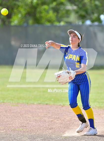 Thumbnail 1 in Lipan @ Santo photogallery.