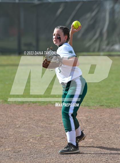Thumbnail 3 in Lipan @ Santo photogallery.