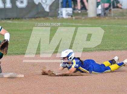 Thumbnail 2 in Lipan @ Santo photogallery.