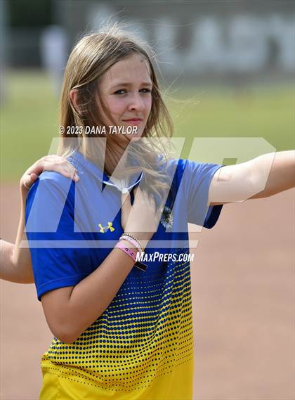 Thumbnail 1 in Lipan @ Santo photogallery.