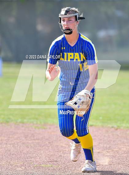 Thumbnail 2 in Lipan @ Santo photogallery.