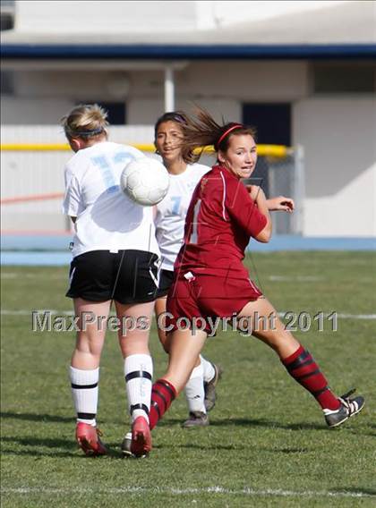 Thumbnail 3 in Camarillo vs La Serna (CIF SS D5 Playoffs) photogallery.