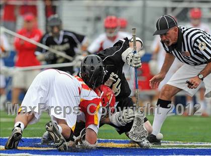 Thumbnail 2 in Chaminade vs. St. Anthony's (CHSAA AAA Final) photogallery.
