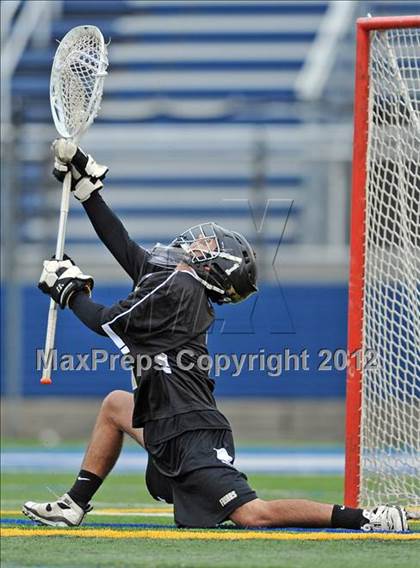 Thumbnail 2 in Chaminade vs. St. Anthony's (CHSAA AAA Final) photogallery.