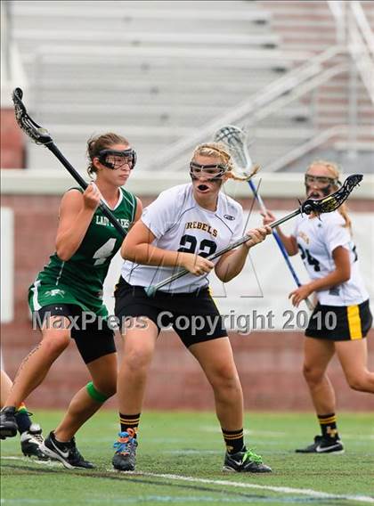 Thumbnail 2 in Lakeland-Panas vs. Farmingdale (NYSPHSAA Class A Final) photogallery.
