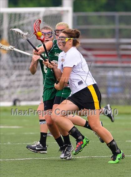 Thumbnail 3 in Lakeland-Panas vs. Farmingdale (NYSPHSAA Class A Final) photogallery.