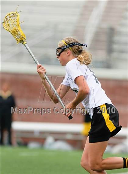 Thumbnail 3 in Lakeland-Panas vs. Farmingdale (NYSPHSAA Class A Final) photogallery.