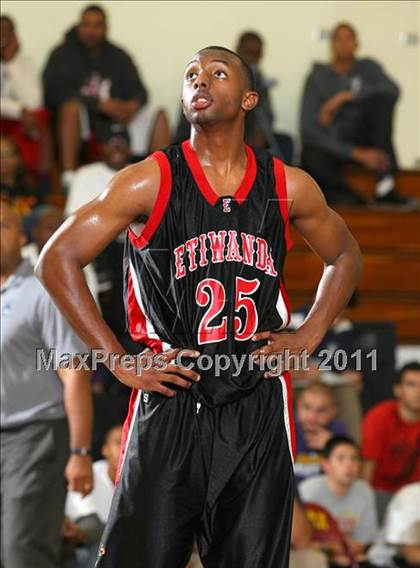 Thumbnail 1 in Etiwanda vs. Loyola (Fairfax State Preview Classic) photogallery.