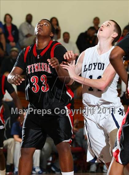 Thumbnail 3 in Etiwanda vs. Loyola (Fairfax State Preview Classic) photogallery.