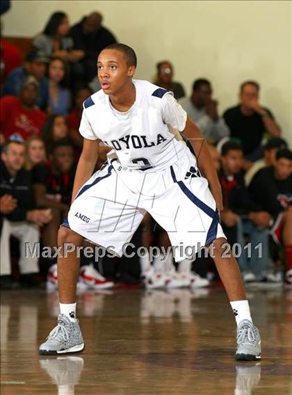 Thumbnail 3 in Etiwanda vs. Loyola (Fairfax State Preview Classic) photogallery.