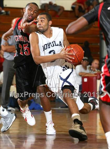 Thumbnail 3 in Etiwanda vs. Loyola (Fairfax State Preview Classic) photogallery.