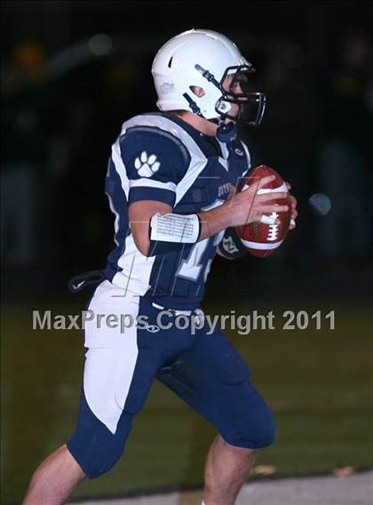 Thumbnail 3 in Rutherford vs. Lyndhurst (NJSIAA North 2 Group 1 Playoffs) photogallery.