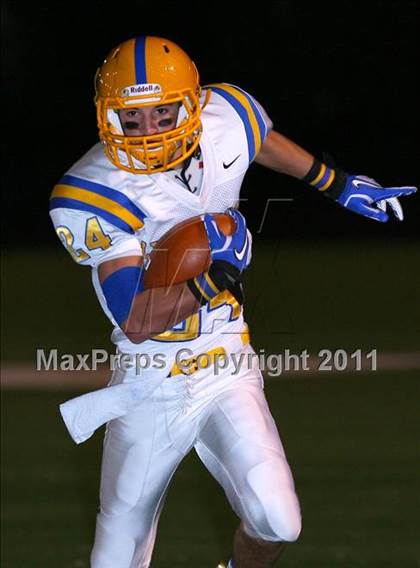 Thumbnail 2 in Rutherford vs. Lyndhurst (NJSIAA North 2 Group 1 Playoffs) photogallery.