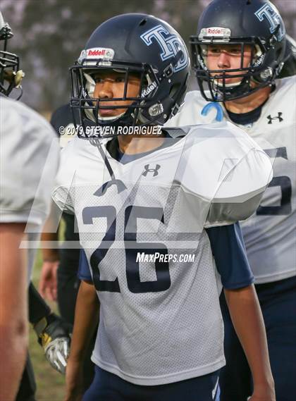 Thumbnail 2 in Downey @ Enochs photogallery.