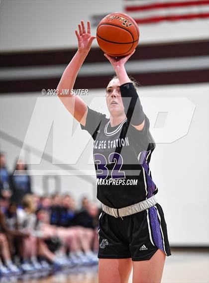 Thumbnail 1 in College Station vs Georgetown (UIL 5A Reg III Area Playoff) photogallery.