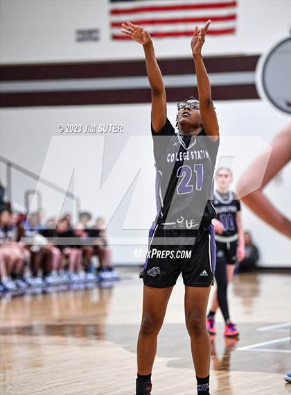 Thumbnail 3 in College Station vs Georgetown (UIL 5A Reg III Area Playoff) photogallery.