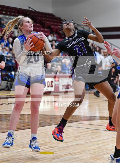 Thumbnail 1 in College Station vs Georgetown (UIL 5A Reg III Area Playoff) photogallery.