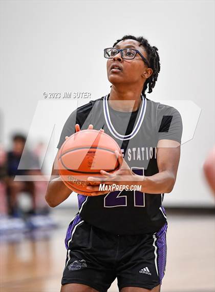 Thumbnail 3 in College Station vs Georgetown (UIL 5A Reg III Area Playoff) photogallery.