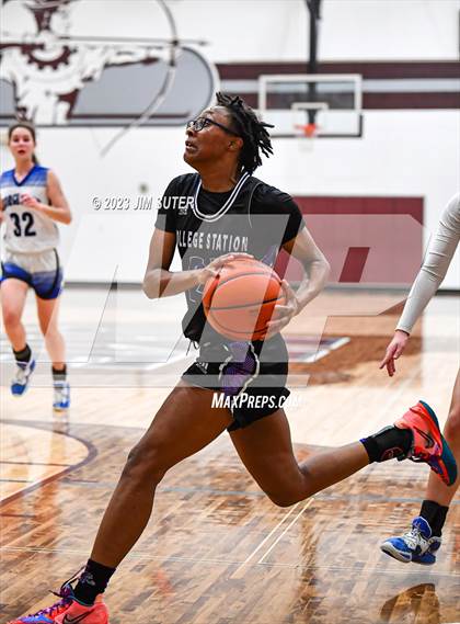 Thumbnail 1 in College Station vs Georgetown (UIL 5A Reg III Area Playoff) photogallery.