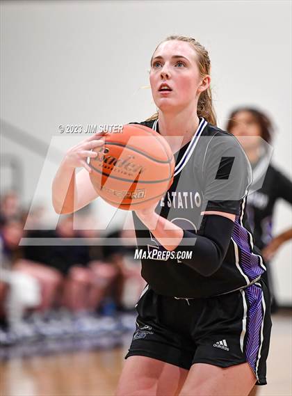 Thumbnail 3 in College Station vs Georgetown (UIL 5A Reg III Area Playoff) photogallery.