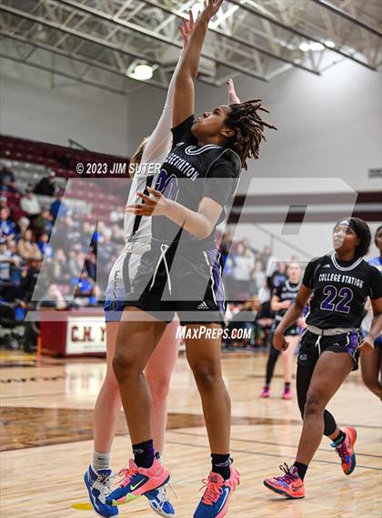 Thumbnail 3 in College Station vs Georgetown (UIL 5A Reg III Area Playoff) photogallery.