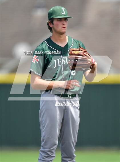 Thumbnail 2 in Tompkins vs Strake Jesuit (UIL 6A Regional Semifinal Playoff -Game 3) photogallery.