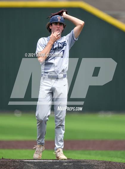Thumbnail 3 in Tompkins vs Strake Jesuit (UIL 6A Regional Semifinal Playoff -Game 3) photogallery.