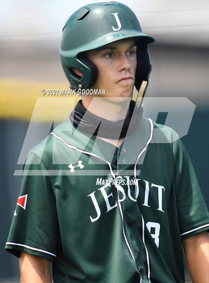 Thumbnail 3 in Tompkins vs Strake Jesuit (UIL 6A Regional Semifinal Playoff -Game 3) photogallery.