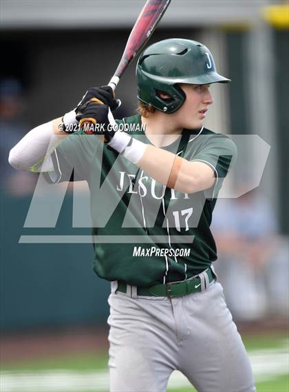Thumbnail 3 in Tompkins vs Strake Jesuit (UIL 6A Regional Semifinal Playoff -Game 3) photogallery.