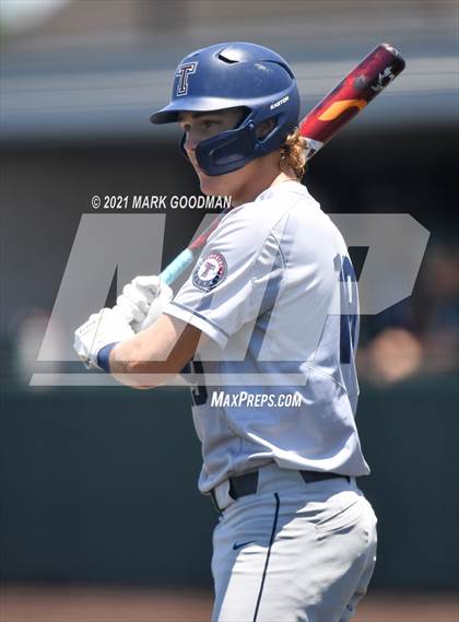 Thumbnail 3 in Tompkins vs Strake Jesuit (UIL 6A Regional Semifinal Playoff -Game 3) photogallery.
