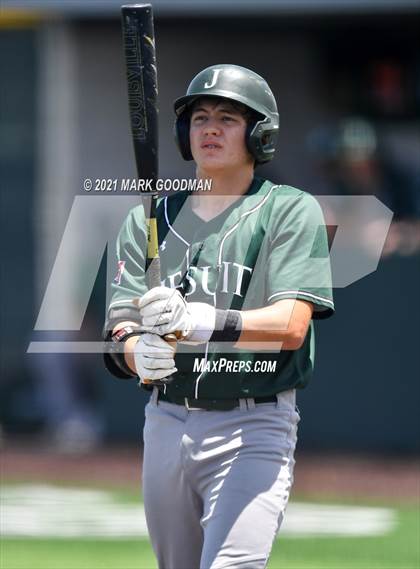 Thumbnail 2 in Tompkins vs Strake Jesuit (UIL 6A Regional Semifinal Playoff -Game 3) photogallery.