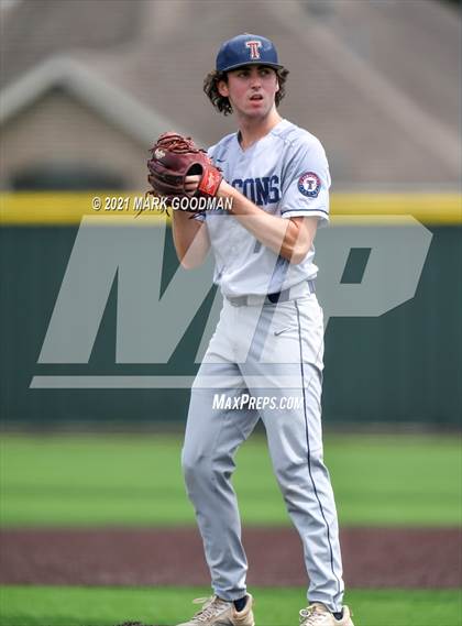 Thumbnail 2 in Tompkins vs Strake Jesuit (UIL 6A Regional Semifinal Playoff -Game 3) photogallery.