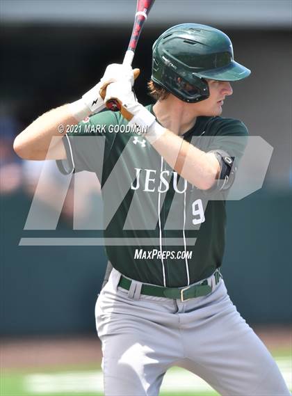 Thumbnail 3 in Tompkins vs Strake Jesuit (UIL 6A Regional Semifinal Playoff -Game 3) photogallery.