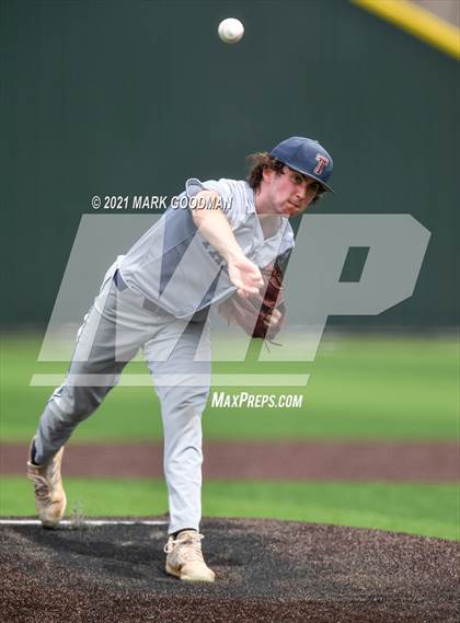 Thumbnail 3 in Tompkins vs Strake Jesuit (UIL 6A Regional Semifinal Playoff -Game 3) photogallery.