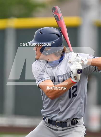 Thumbnail 1 in Tompkins vs Strake Jesuit (UIL 6A Regional Semifinal Playoff -Game 3) photogallery.