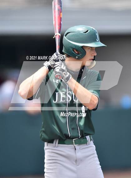 Thumbnail 2 in Tompkins vs Strake Jesuit (UIL 6A Regional Semifinal Playoff -Game 3) photogallery.