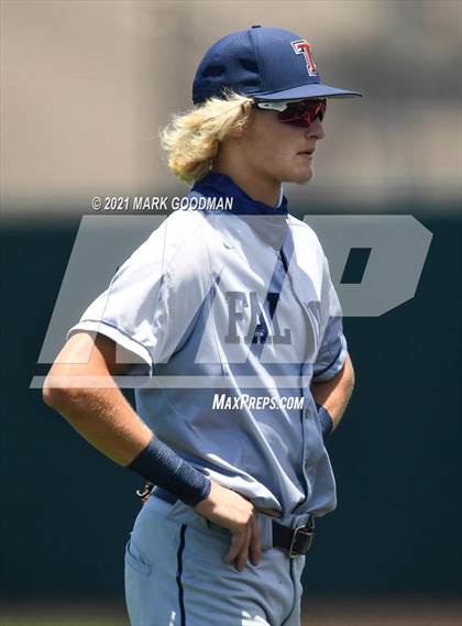 Thumbnail 2 in Tompkins vs Strake Jesuit (UIL 6A Regional Semifinal Playoff -Game 3) photogallery.