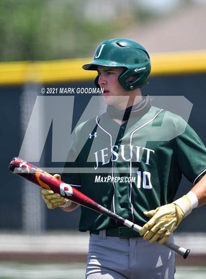 Thumbnail 3 in Tompkins vs Strake Jesuit (UIL 6A Regional Semifinal Playoff -Game 3) photogallery.