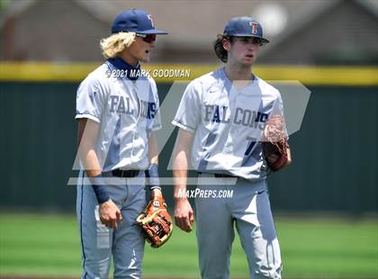 Thumbnail 3 in Tompkins vs Strake Jesuit (UIL 6A Regional Semifinal Playoff -Game 3) photogallery.