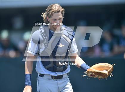 Thumbnail 1 in Tompkins vs Strake Jesuit (UIL 6A Regional Semifinal Playoff -Game 3) photogallery.