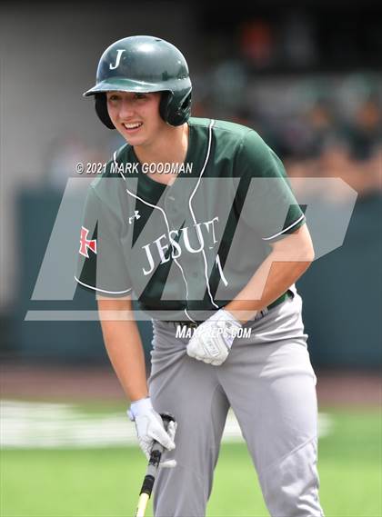 Thumbnail 2 in Tompkins vs Strake Jesuit (UIL 6A Regional Semifinal Playoff -Game 3) photogallery.