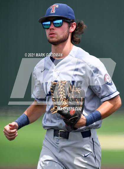 Thumbnail 2 in Tompkins vs Strake Jesuit (UIL 6A Regional Semifinal Playoff -Game 3) photogallery.