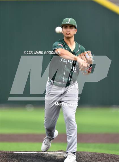 Thumbnail 1 in Tompkins vs Strake Jesuit (UIL 6A Regional Semifinal Playoff -Game 3) photogallery.