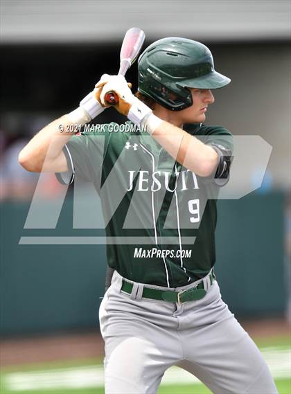 Thumbnail 1 in Tompkins vs Strake Jesuit (UIL 6A Regional Semifinal Playoff -Game 3) photogallery.
